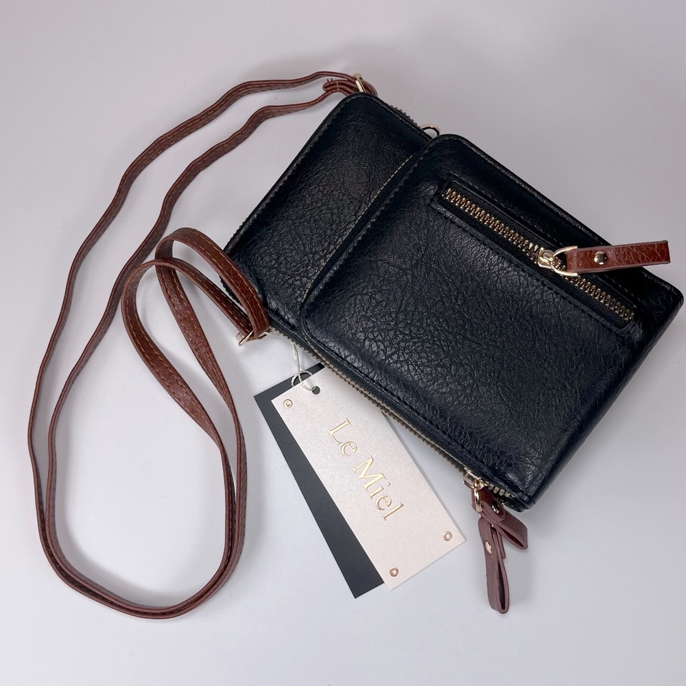 Chic Black Vegan Leather Crossbody: Effortless Style On the Go